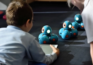 Meet the Expert Teachers Behind Robotics Academy’s Innovative Robotics Program blog image